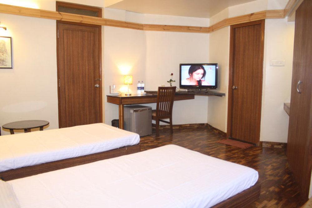 Treebo Trend Sahara Hotel Púna Kültér fotó